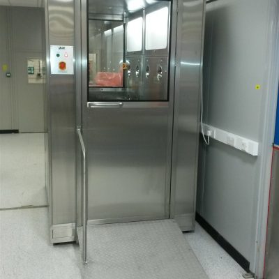 2 Person 90 Degree Personel Air Shower with Ramp for Trolley Access